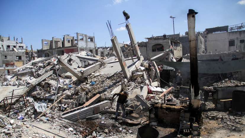 Gazans burn plastic waste to produce alternative fuel amid scarcity in north Gaza