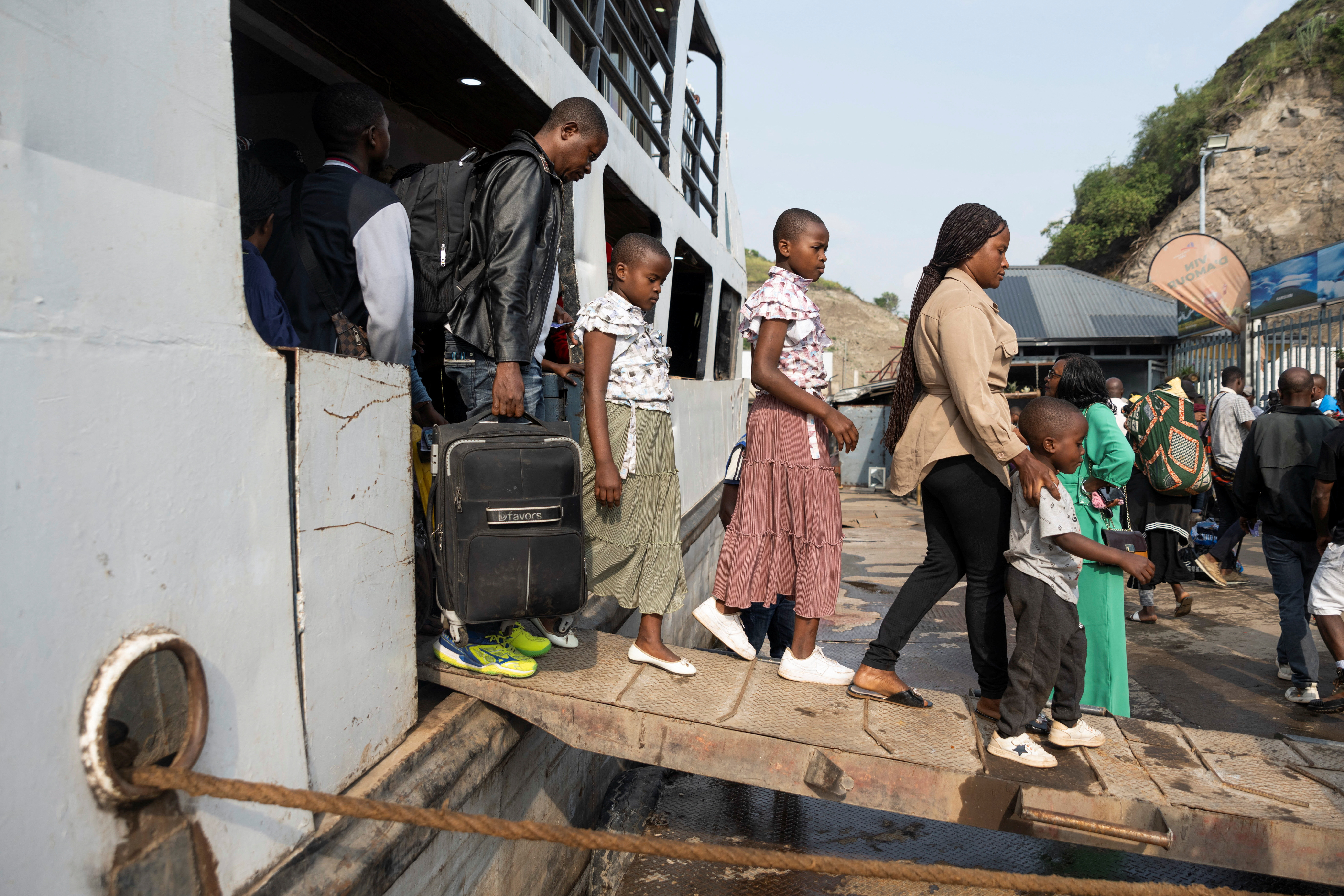 Boat transport resumes as ports re-open in Goma and Bukavu