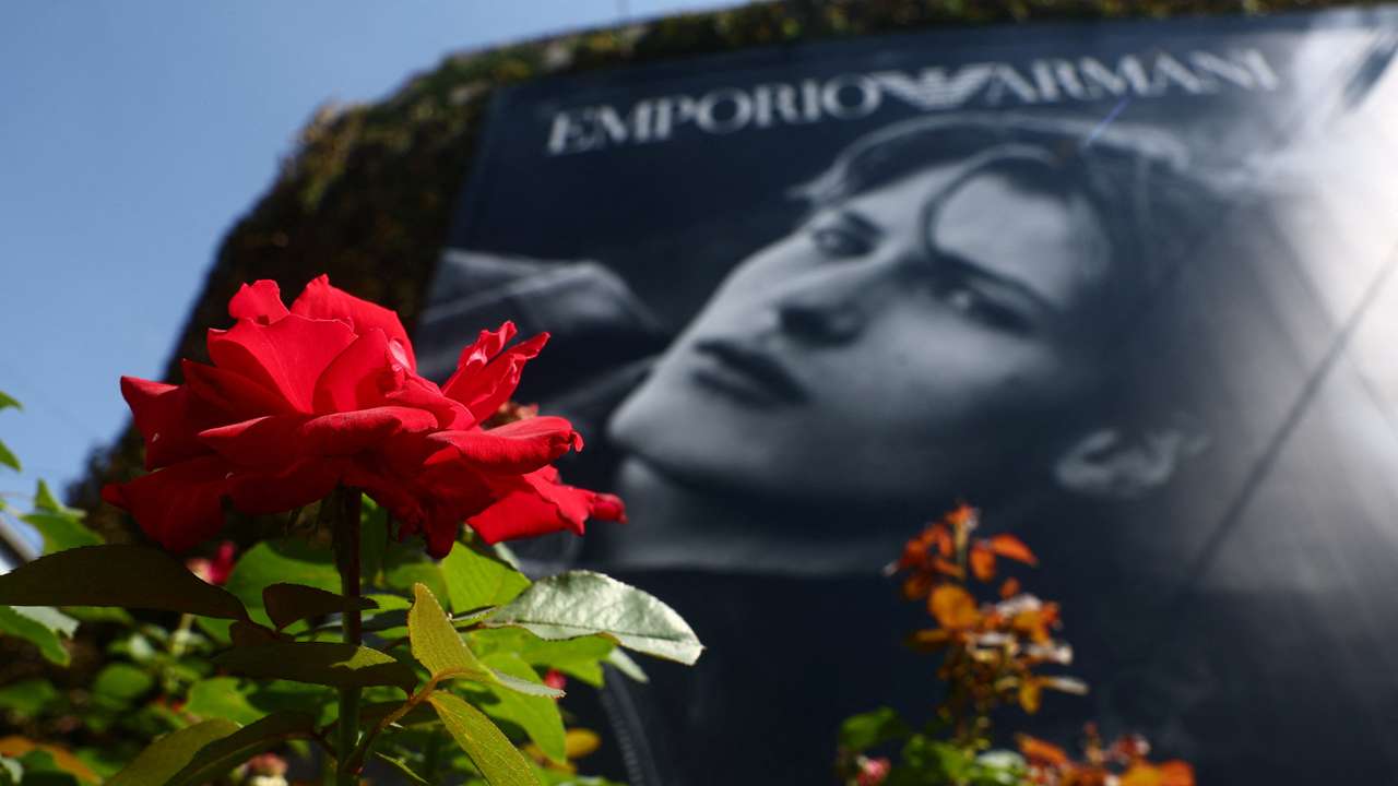 Italian fashion designer Giorgio Armani dies