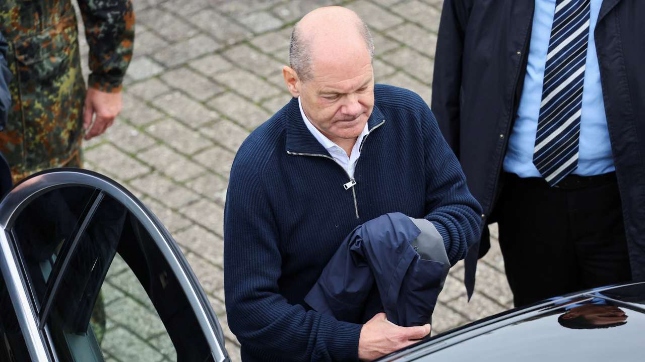 German Chancellor Scholz visits Air Force base in Cologne