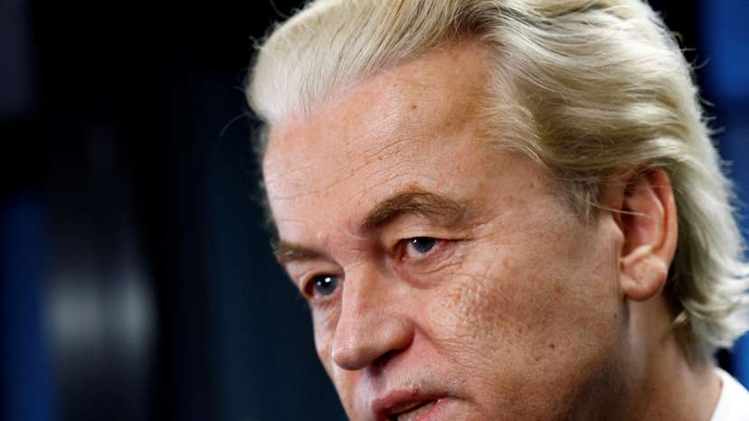 FILE PHOTO: New Dutch government to look for 'opt out' of EU asylum rules