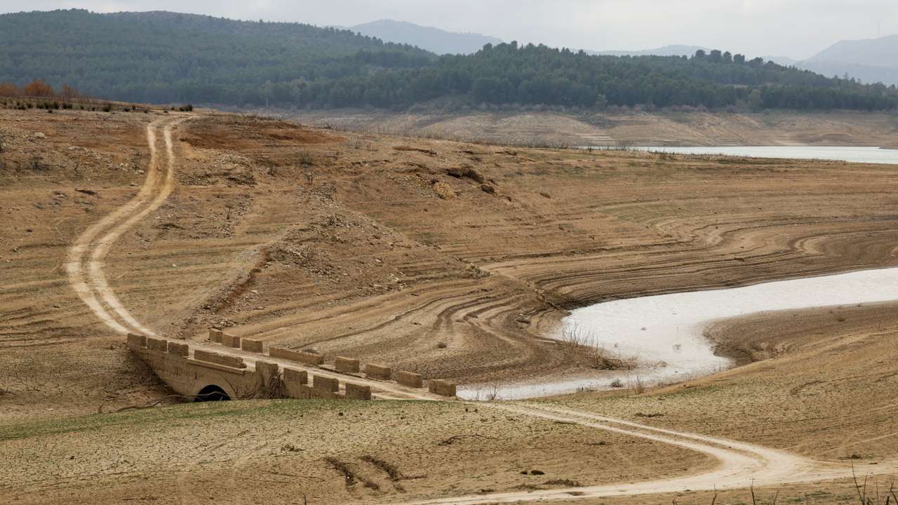 FILE PHOTO: Strong drought at the Guadalteba reservoir in Campillos