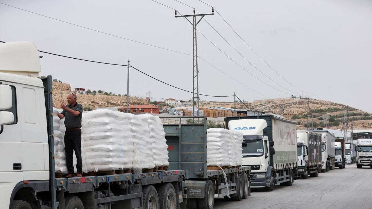 FILE PHOTO: Israel reopens Gaza food sales as Rafah raid chokes aid
