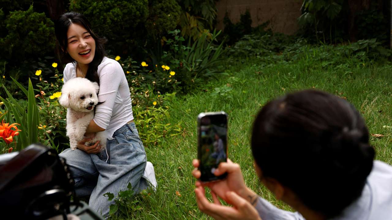 South Korea's lesbian couple call for legalizing same-sex marriage and allowing the LGBT community to have babies