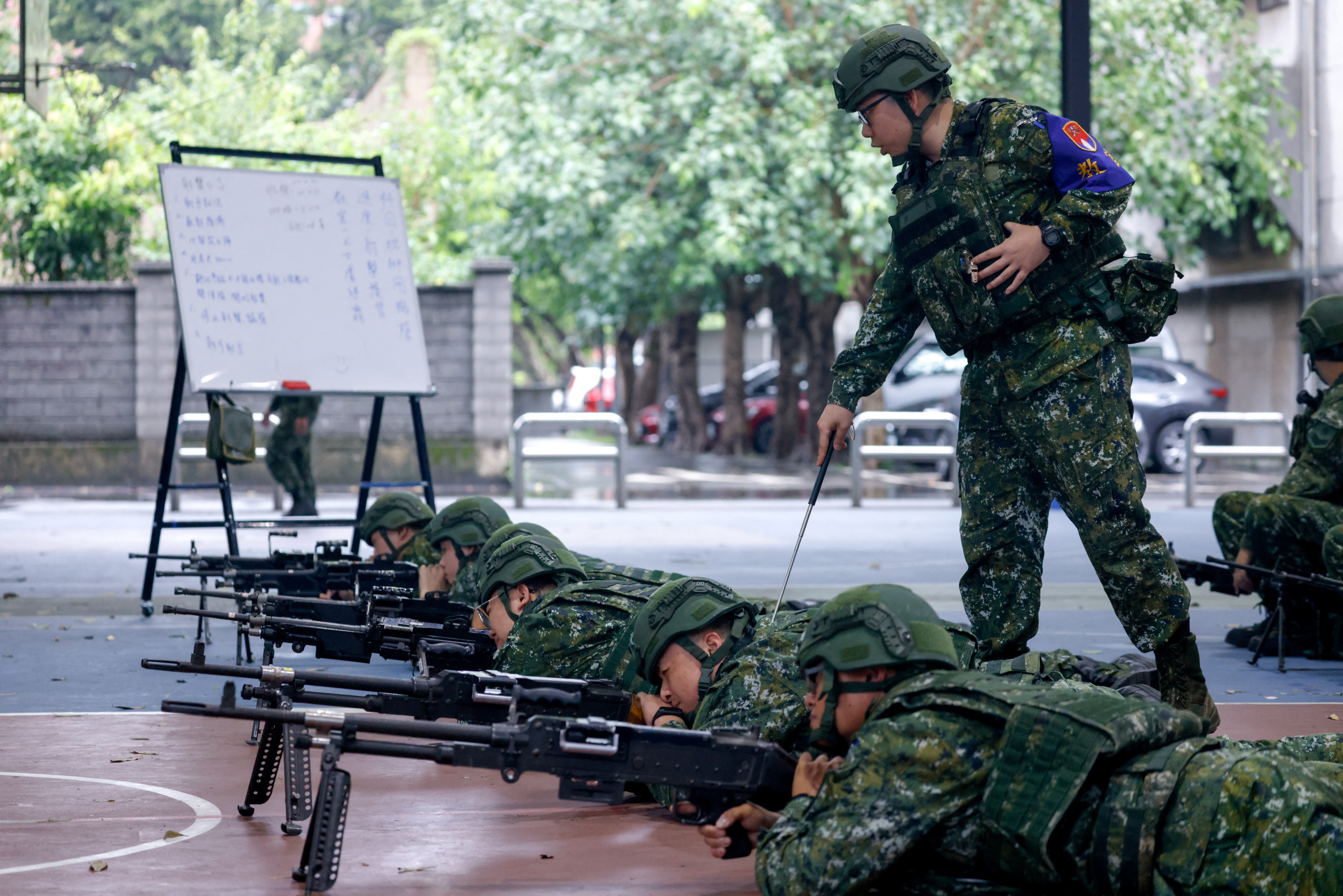 Reservists receive training during the annual Han Kuang military exercises in Taoyuan