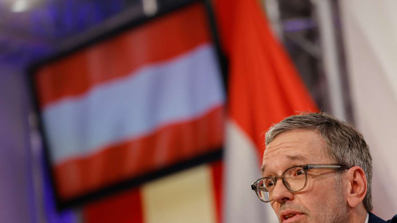 Austrian far-right leader Kickl holds press conference on coalition talks
