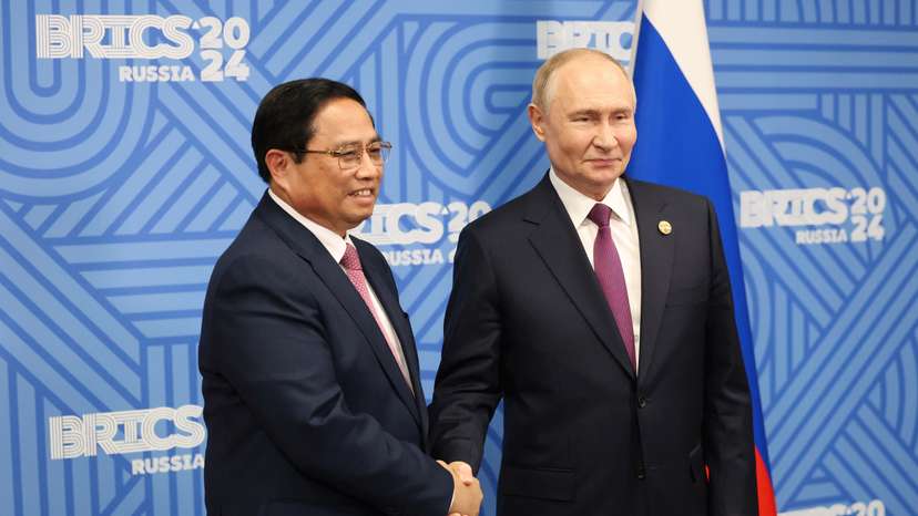 Russian President Putin and Vietnamese Prime Minister Chinh meet at BRICS summit in Kazan