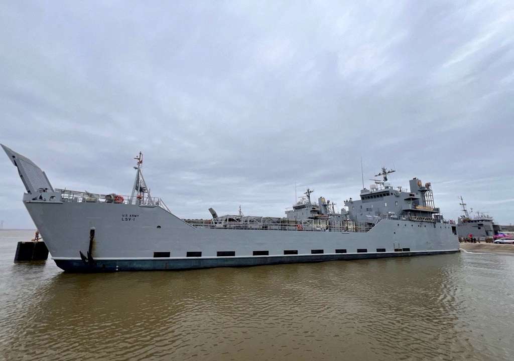Humanitarian aid leaves from the United States to Gaza