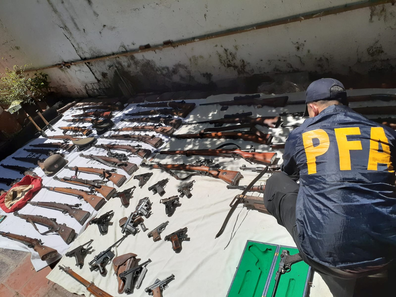 Argentine police seize Nazi paraphernalia
