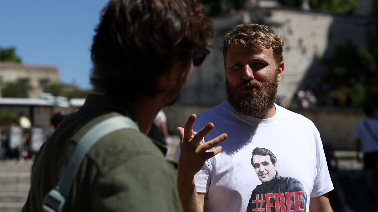 Protesters in Avignon call for release of French journalist jailed in Algeria