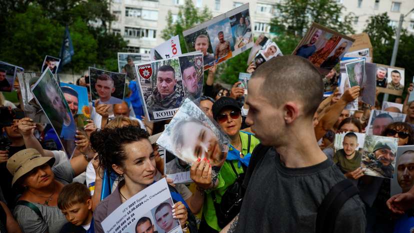 Ukrainian prisoners of war return after a swap in an undisclosed location in Ukraine