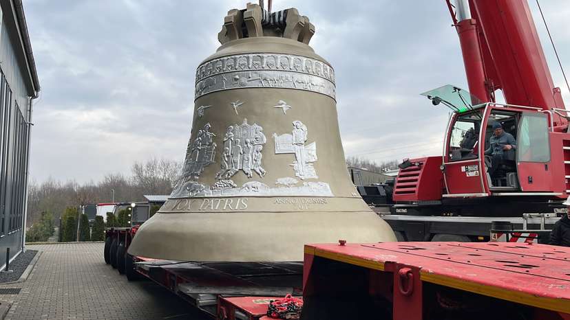 World Biggest bell to Brazil