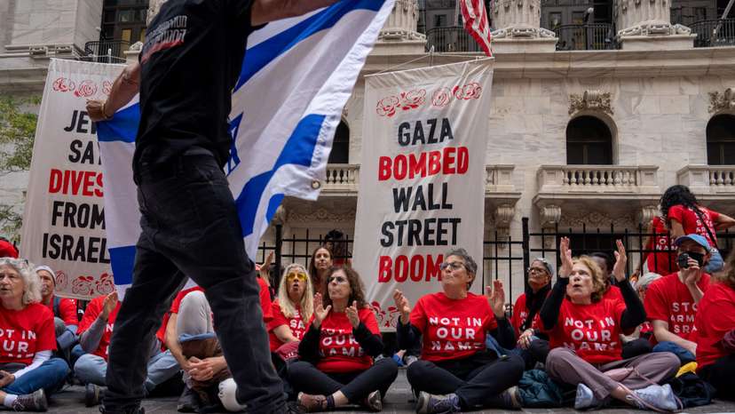 Protestors Calling for an End to the Israel-Hamas War rally at the New York Stock Exchange