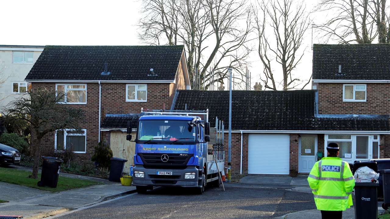 Works at Skripal's house for nerve-agent decontamination, in Salisbury