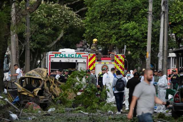People killed in truck bombing near Colombian military base