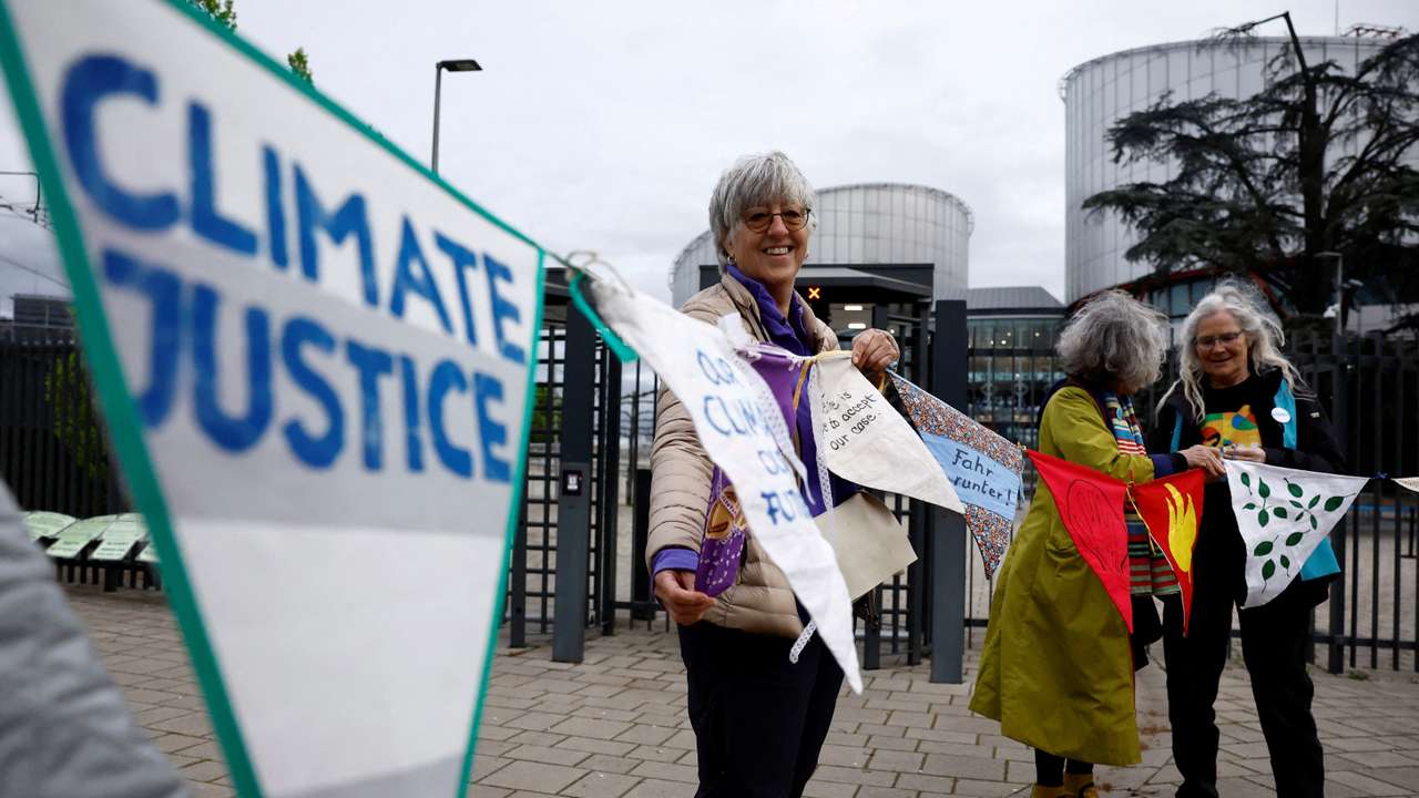 FILE PHOTO: European rights court issues verdicts on three landmark climate cases