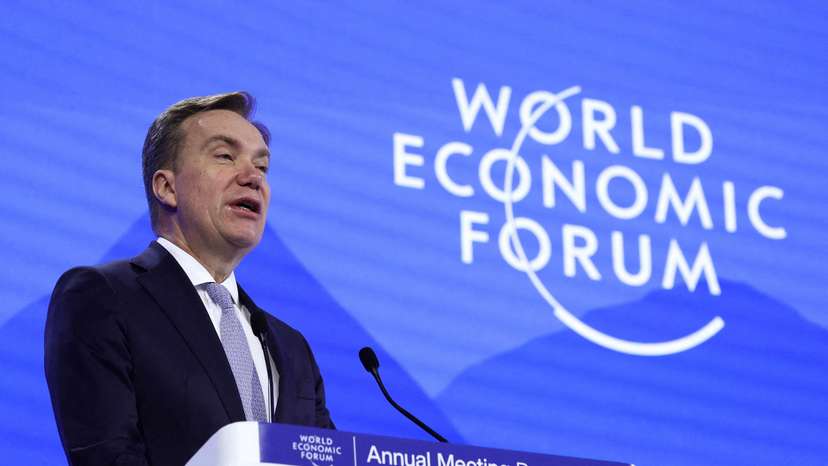 FILE PHOTO: 55th annual World Economic Forum (WEF) meeting in Davos