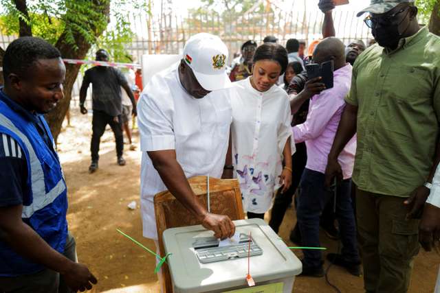 Ghana holds presidential and parliamentary election