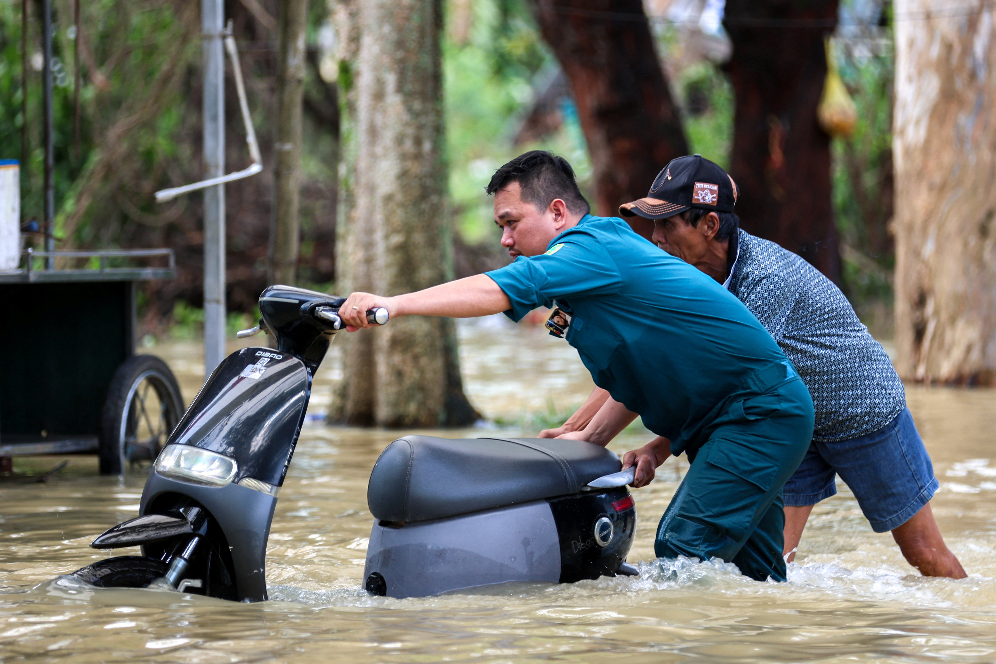 Typhoon Bualoi makes landfall in Vietnam as Hanoi streets flooded