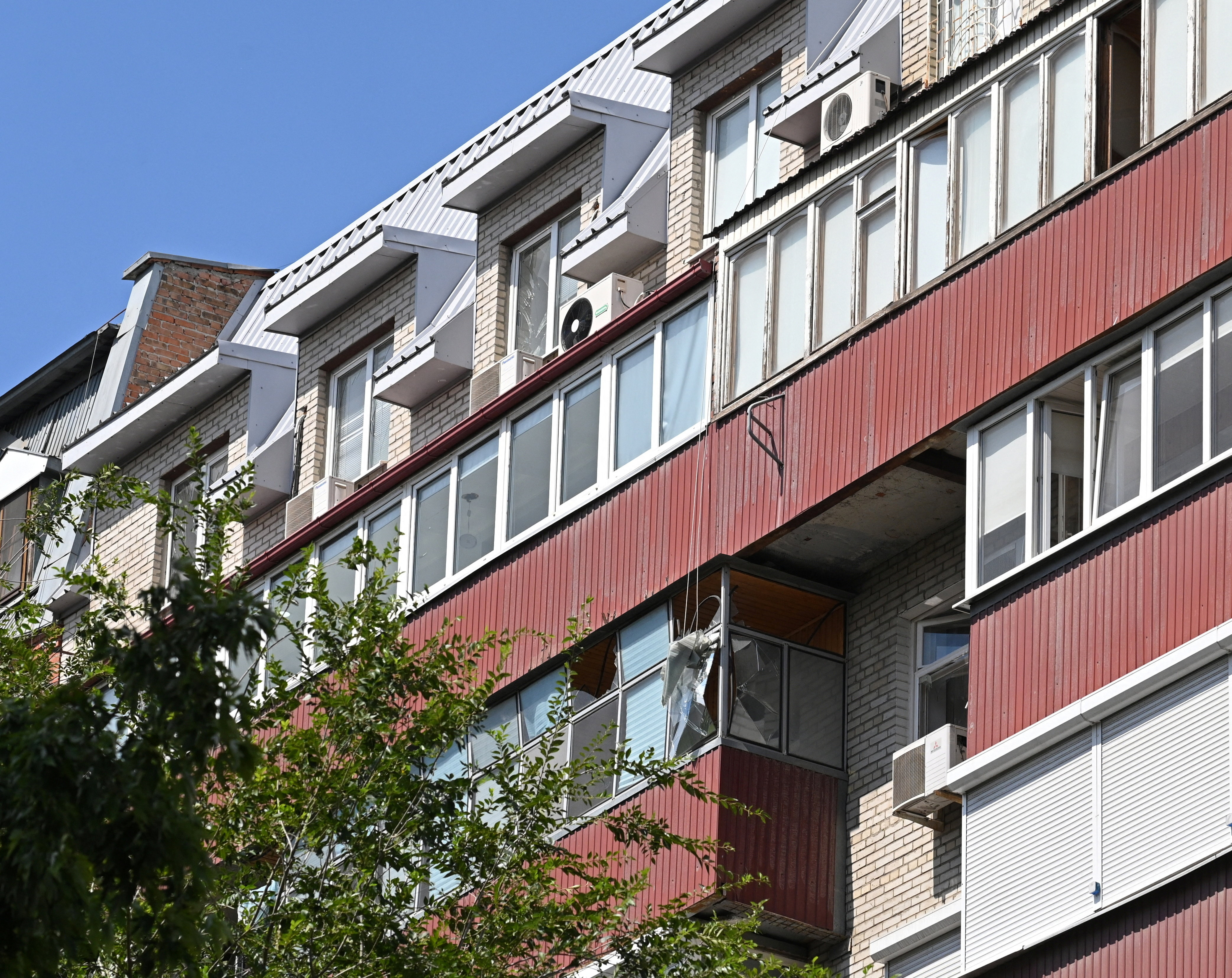 Drone hits a residential building in Rostov-on-Don