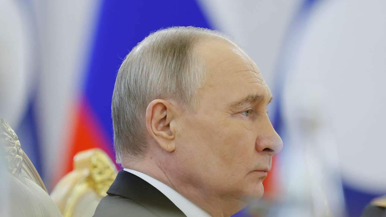 FILE PHOTO: Russia's President Vladimir Putin meets Laos' President Thongloun Sisoulith in Moscow