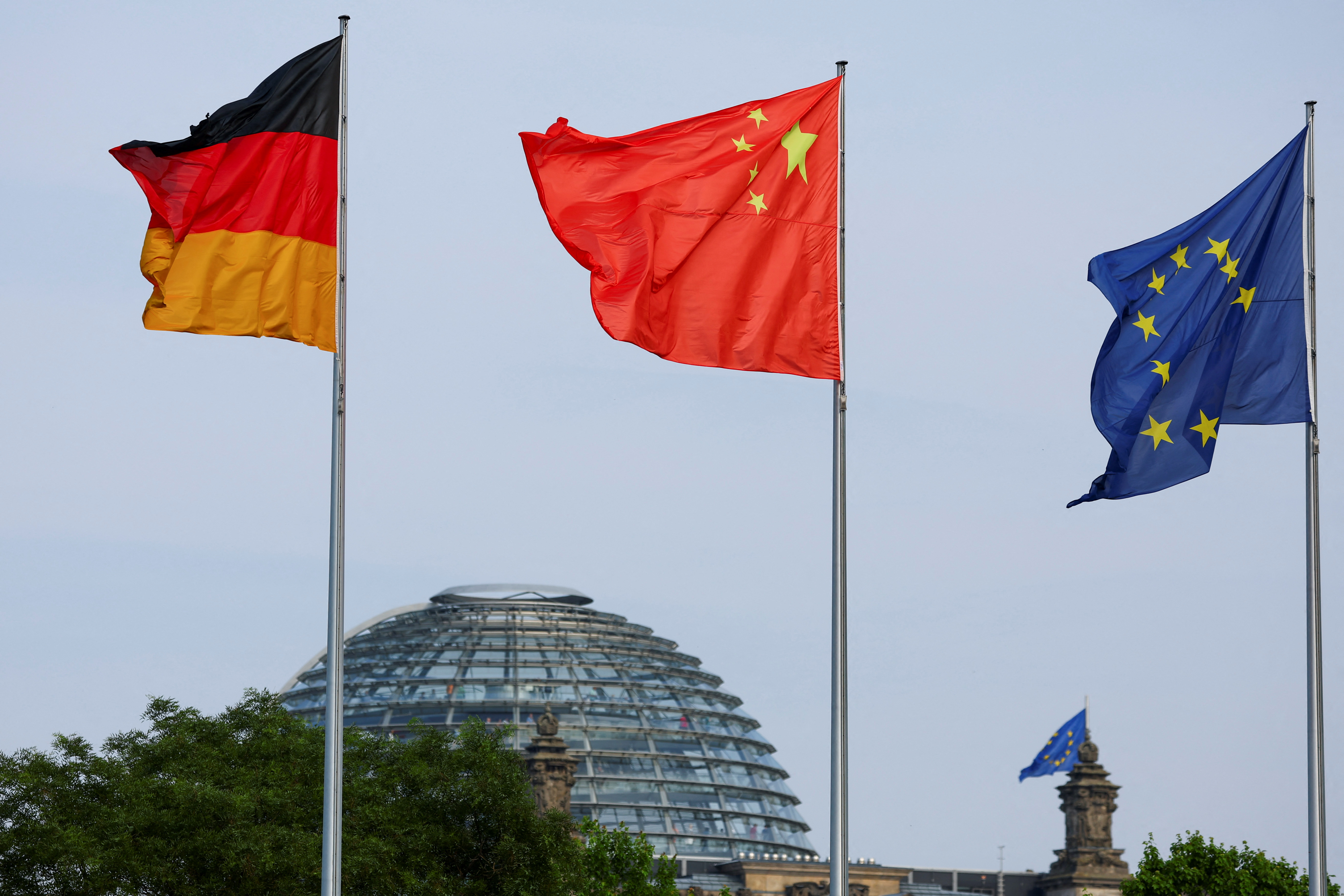 FILE PHOTO: Germany's Scholz to meet Chinese Premier Li Qiang in Berlin