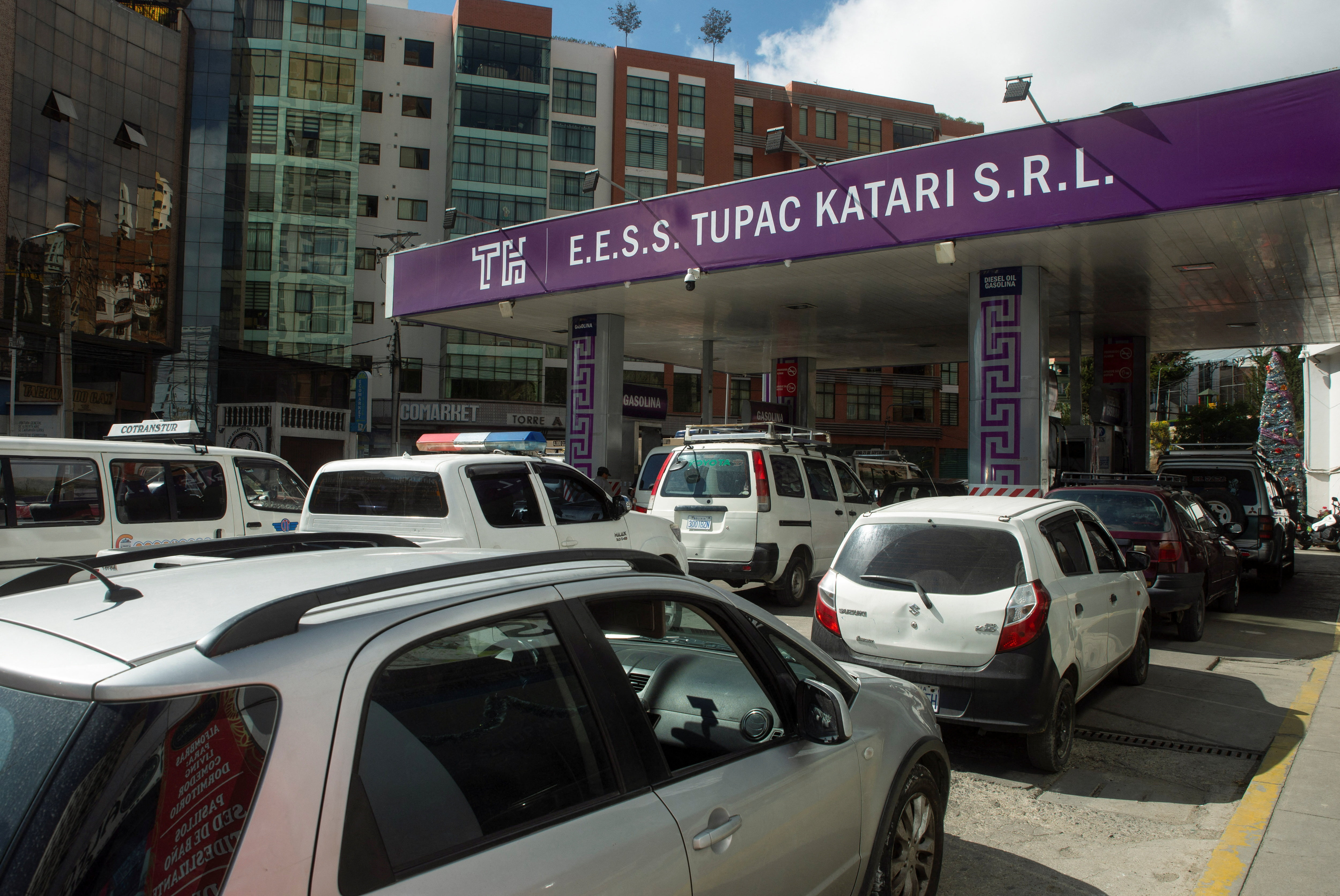 Bolivia president removes fuel subsidies