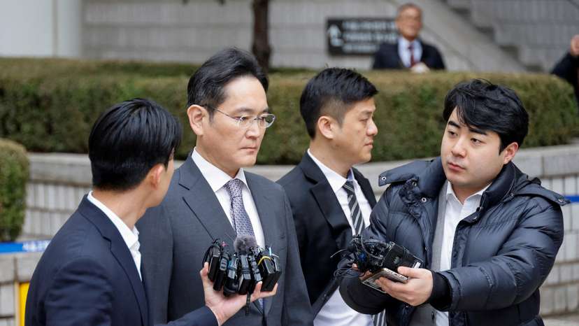 FILE PHOTO: Samsung Electronics Chairman Jay Y. Lee leaves at a court in Seoul