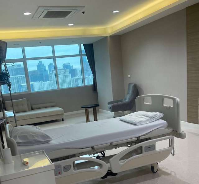 A photo of Thaksin's hotel suite.