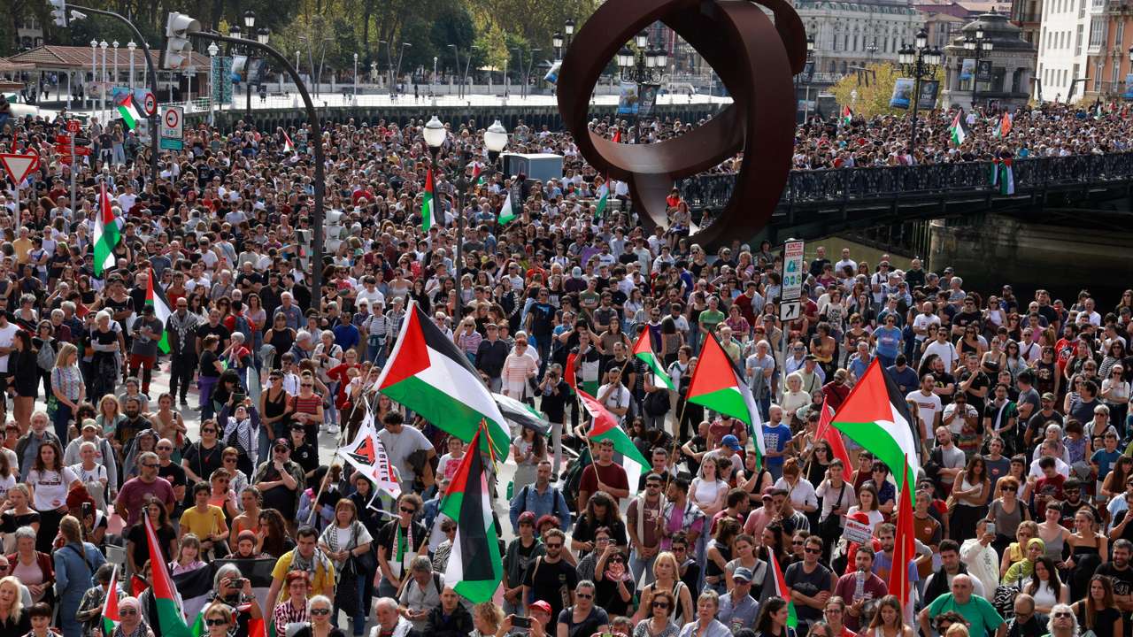 Rally in support of Palestinians in Bilbao
