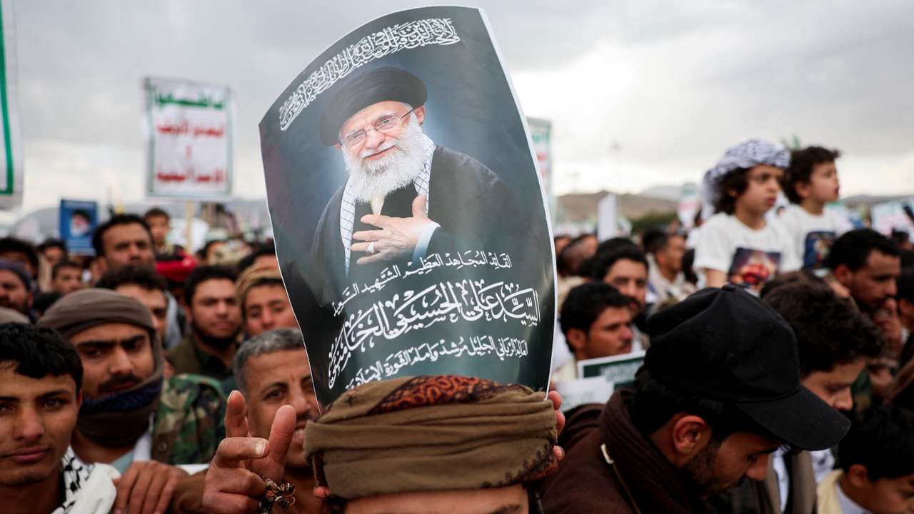 Houthi supporters demonstrate in solidarity with Iran, Lebanon