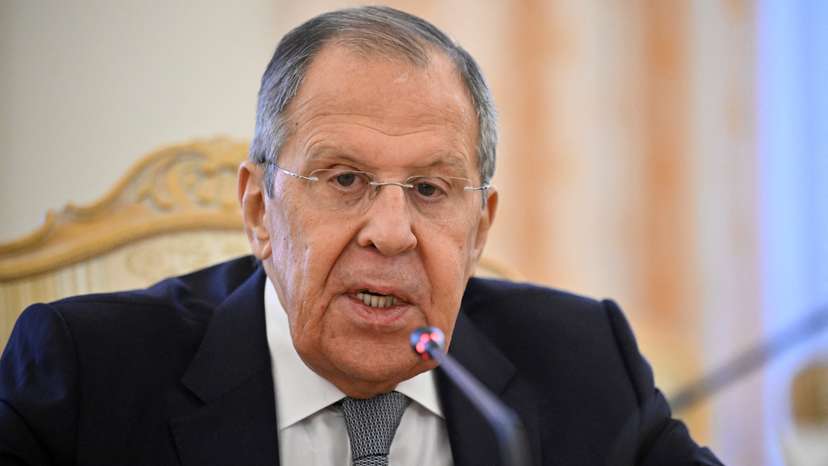 Russian Foreign Minister Sergei Lavrov and Armenian Foreign Minister Ararat Mirzoyan meet in Moscow