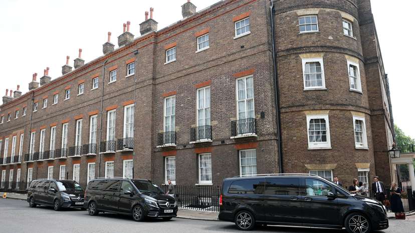 Trade talks take place between the U.S. and China, in London