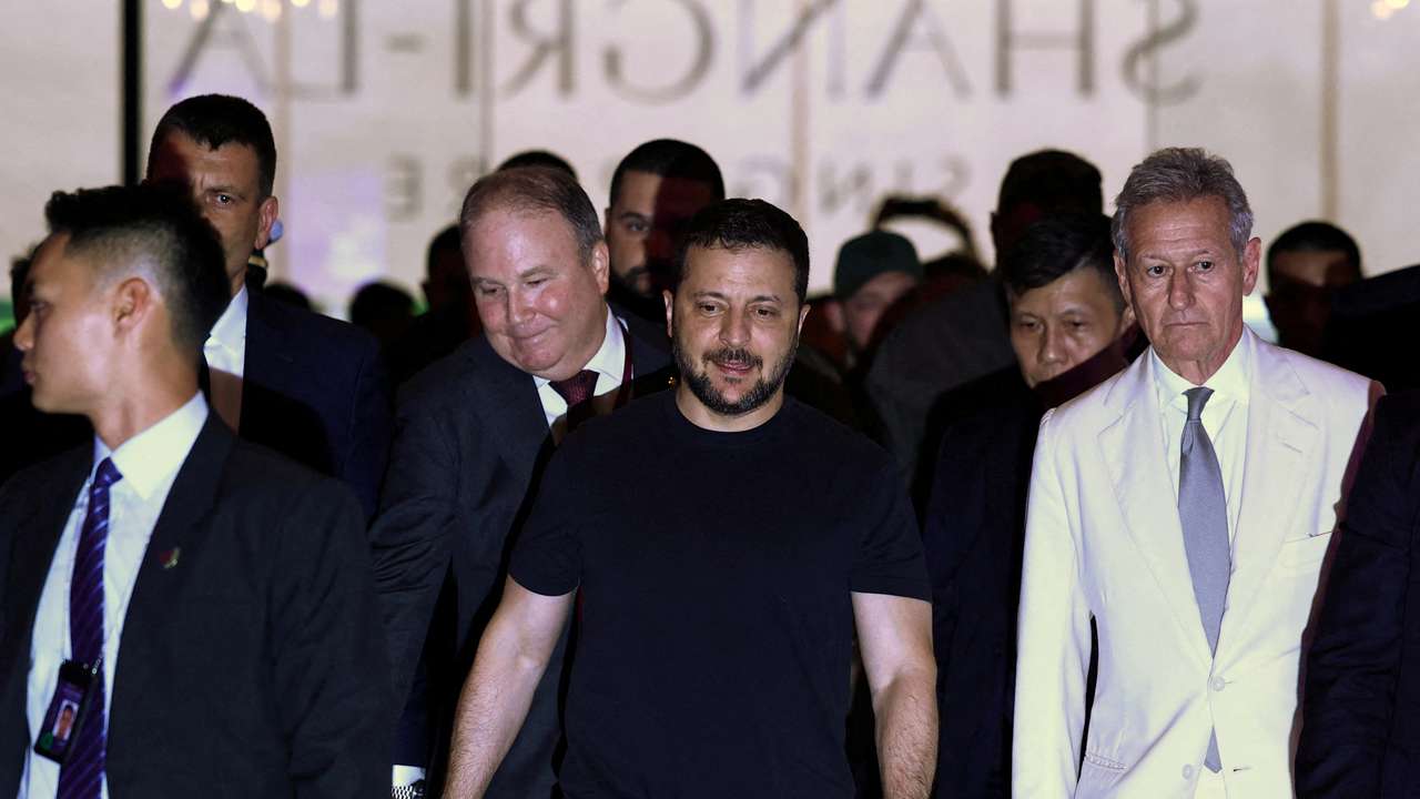 Ukrainian President Volodymyr Zelenskiy arrives at the Shangri-La Dialogue in Singapore