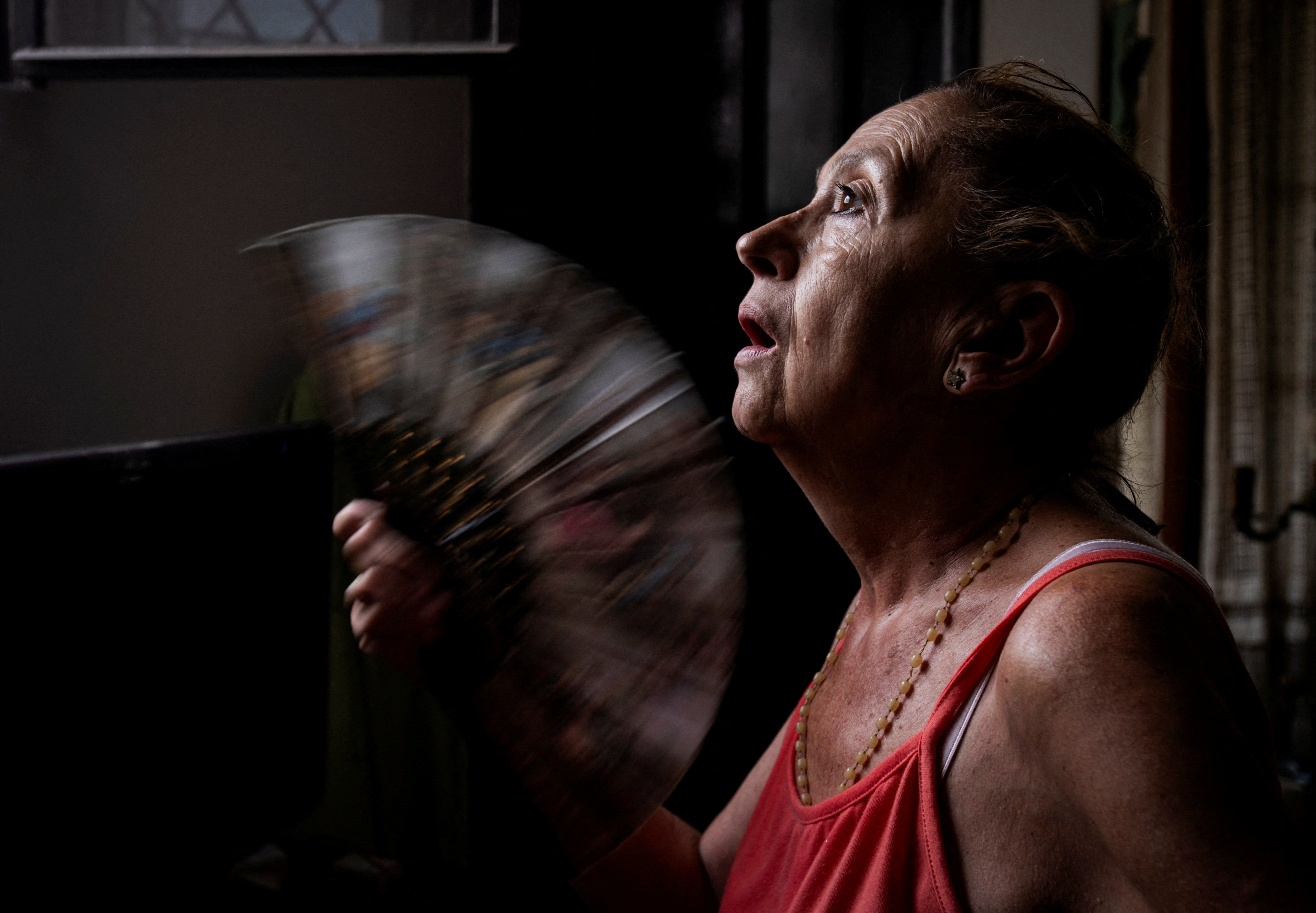 Argentina seeks cool as heat wave strikes