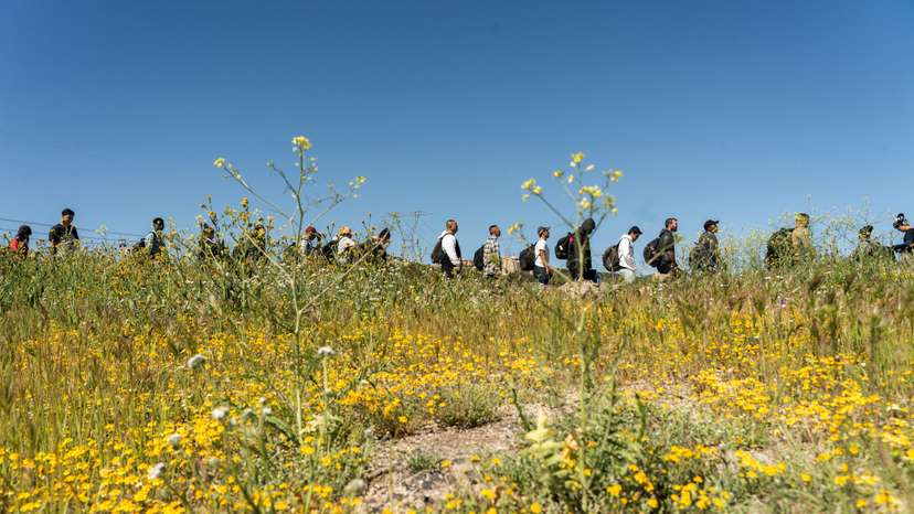 Migrants continue to cross U.S.-Mexico border in California