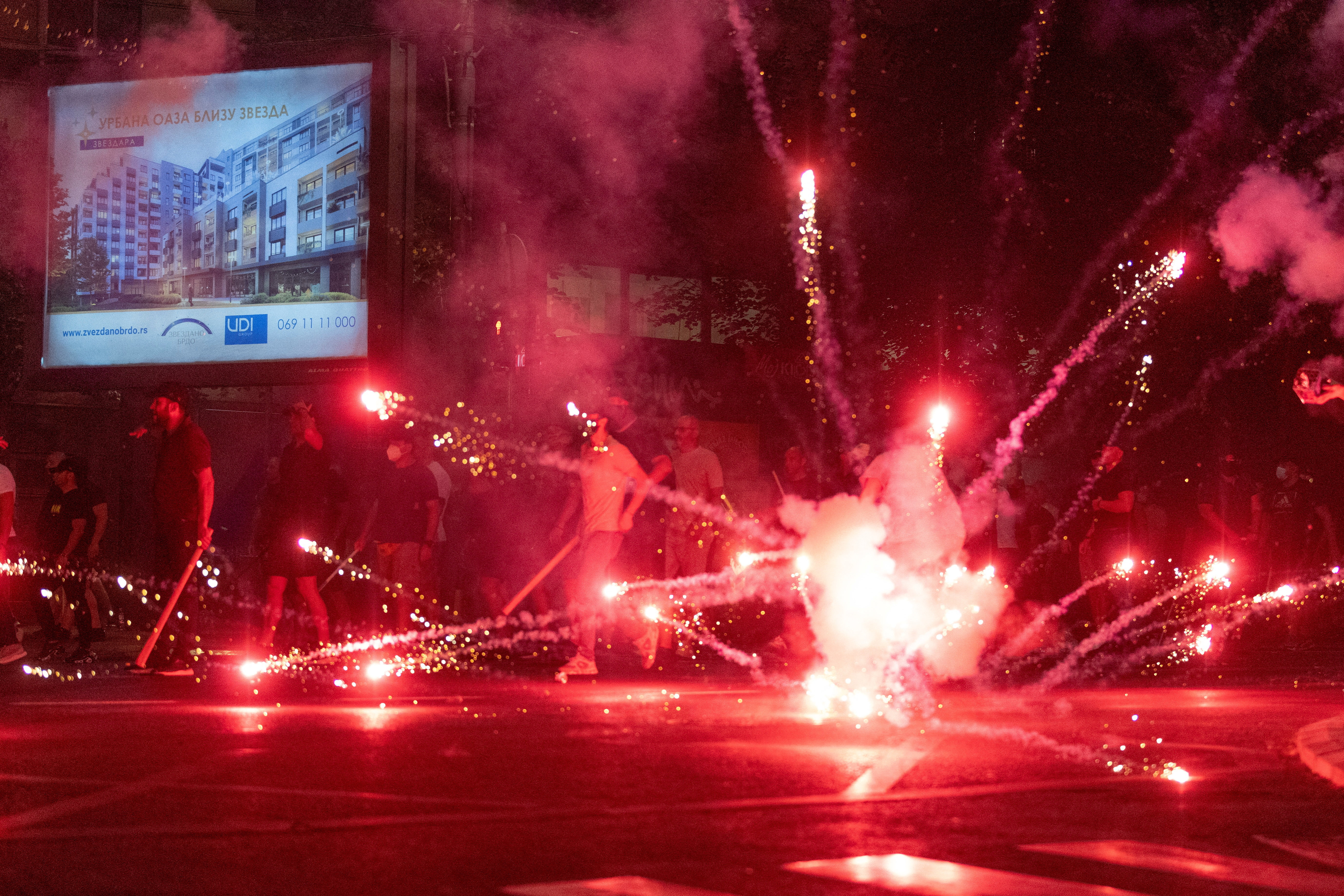 Standoff between supporters of the ruling party and anti-government protesters in Belgrade
