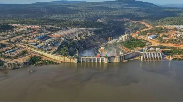 Usina Hidrelétrica Julius Nyerere foi desenvolvida em parceria entre a Tanzânia e o Egito.