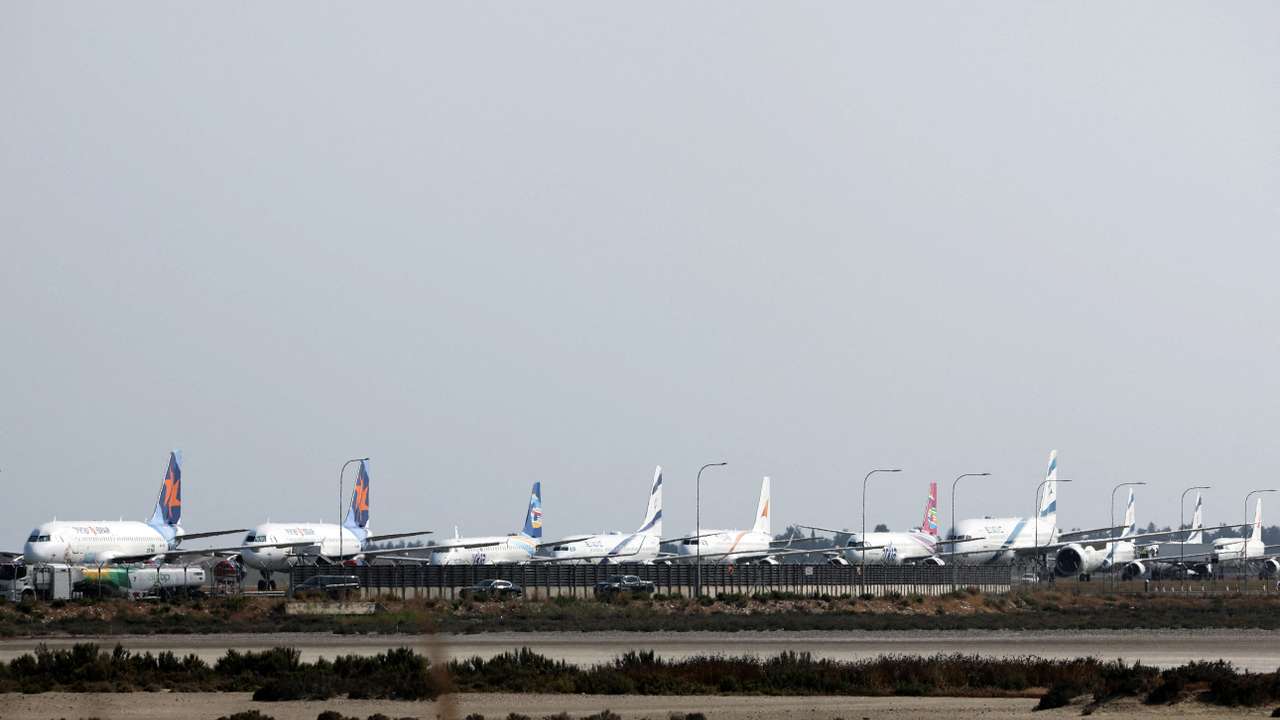 FILE PHOTO: Airlines keep avoiding Middle East airspace after US attack on Iran