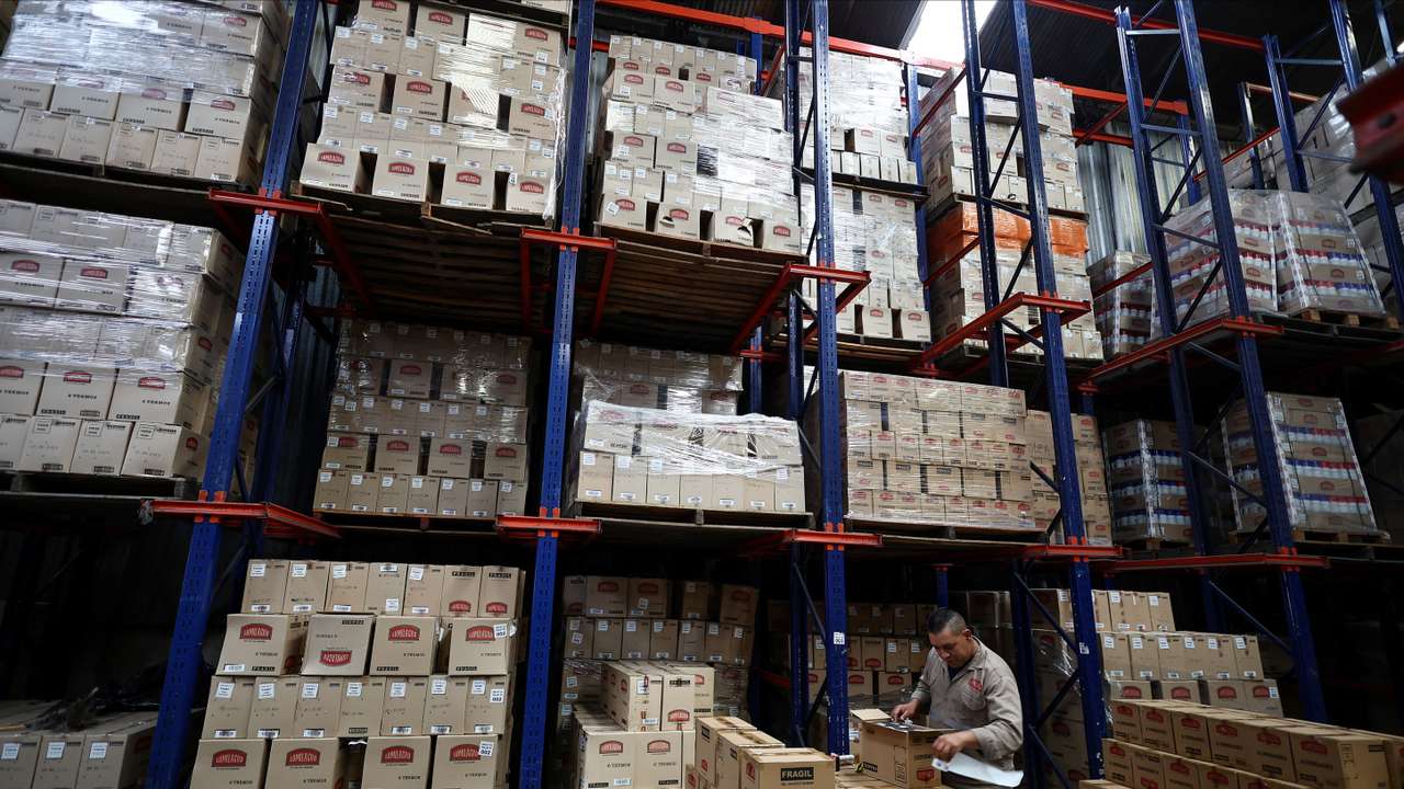 'Made in Argentina' factories shutter, creating more challenges for Milei