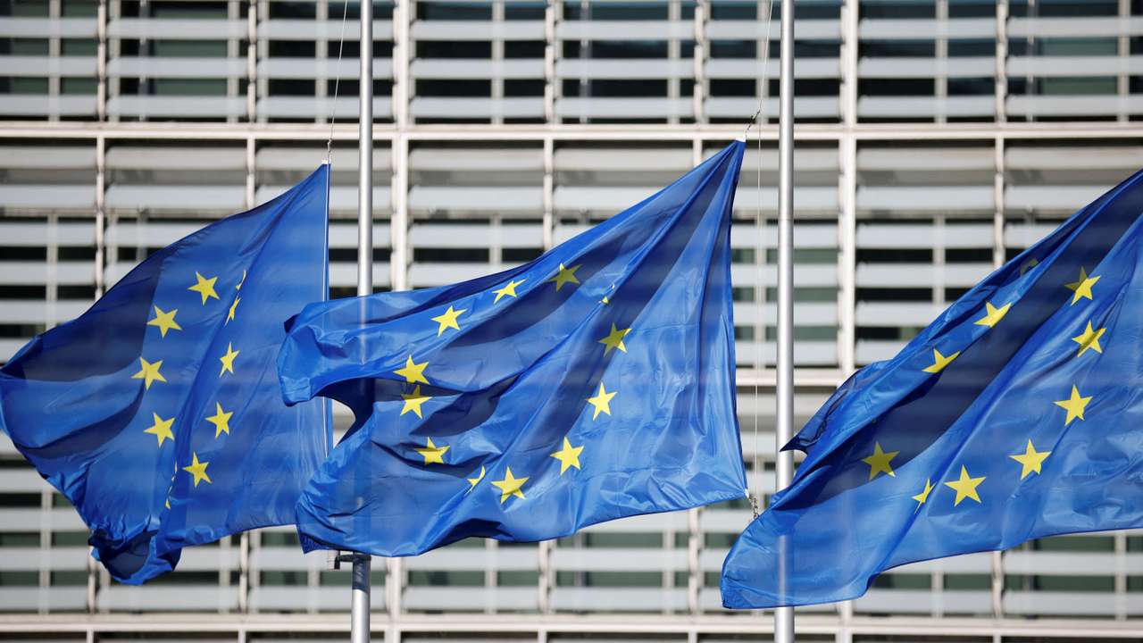 FILE PHOTO: European Union flags fly outside theÊEuropean Commission headquarters in Brussels