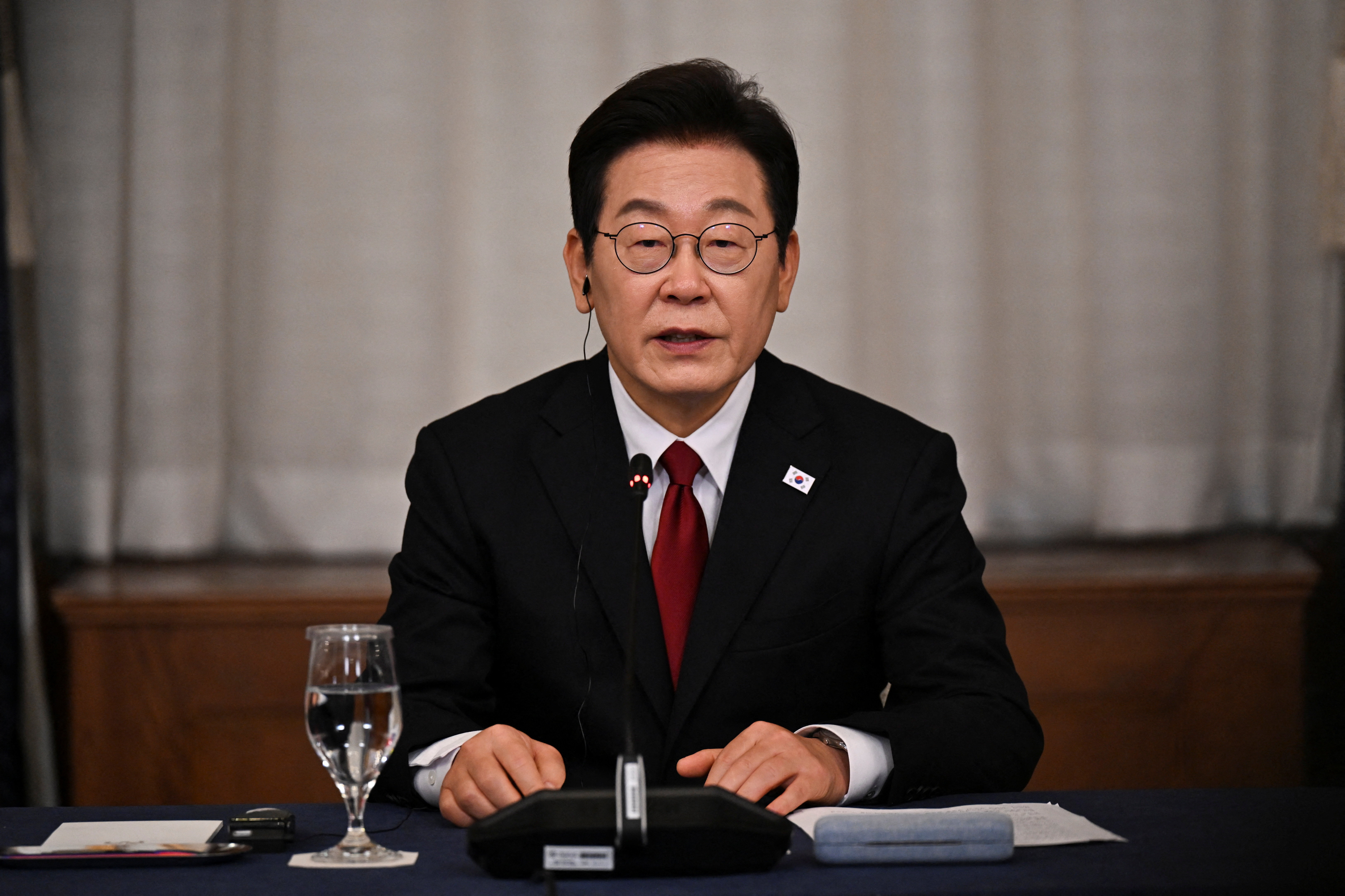 FLE PHOTO: South Korean President Lee Jae Myung speaks during a South Korea-U.S. business roundtable at The Willard Hotel in Washington
