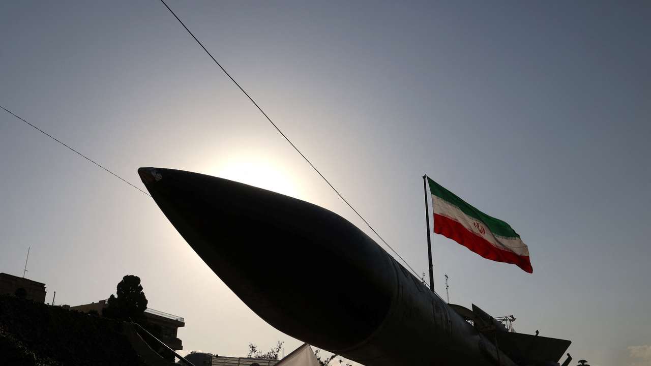 Tehran displays missiles amid Israel-Hezbollah hostilites