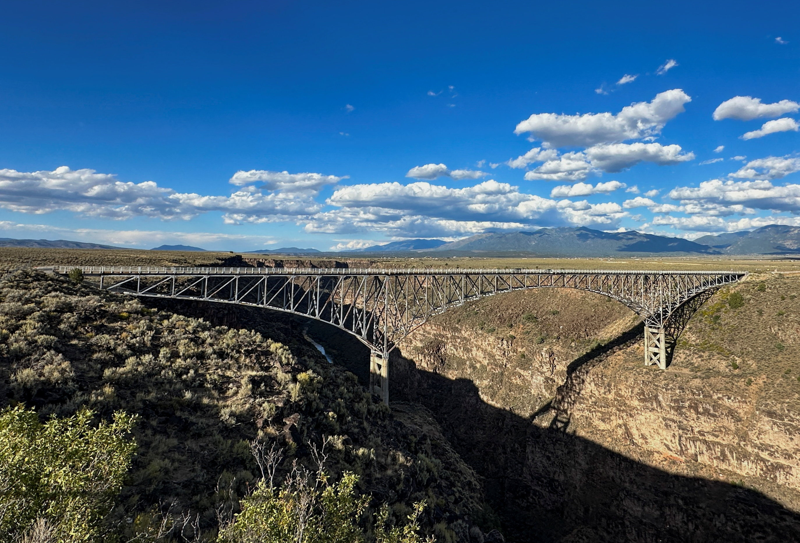 Landmark New Mexico bridge closed to pedestrians after record suicides