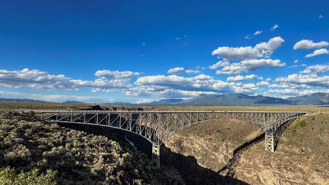 Landmark New Mexico bridge closed to pedestrians after record suicides