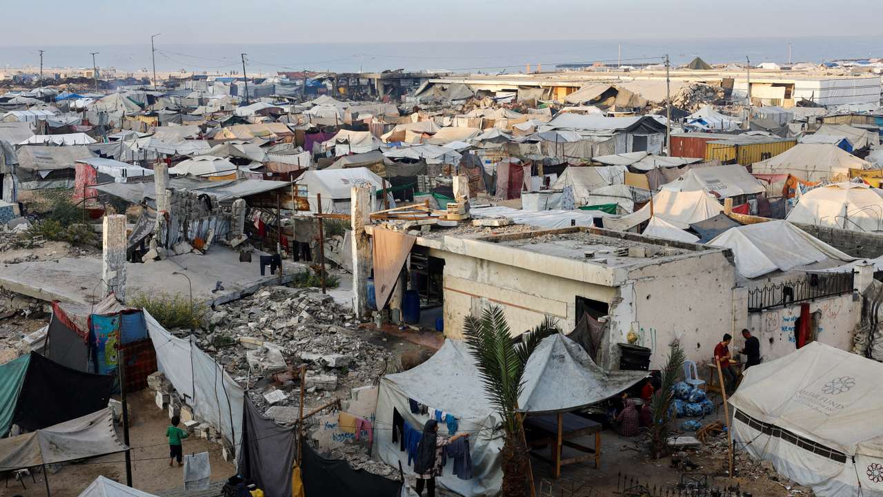 Palestinians take shelter in their tents, during a ceasefire between Israel and Hamas, in Gaza City