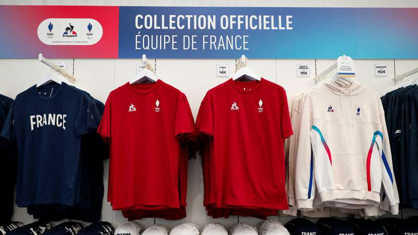 FILE PHOTO: Paris 2024 Olympics - Paris 2024 holds visit of Champs-Elysees Olympics megastore