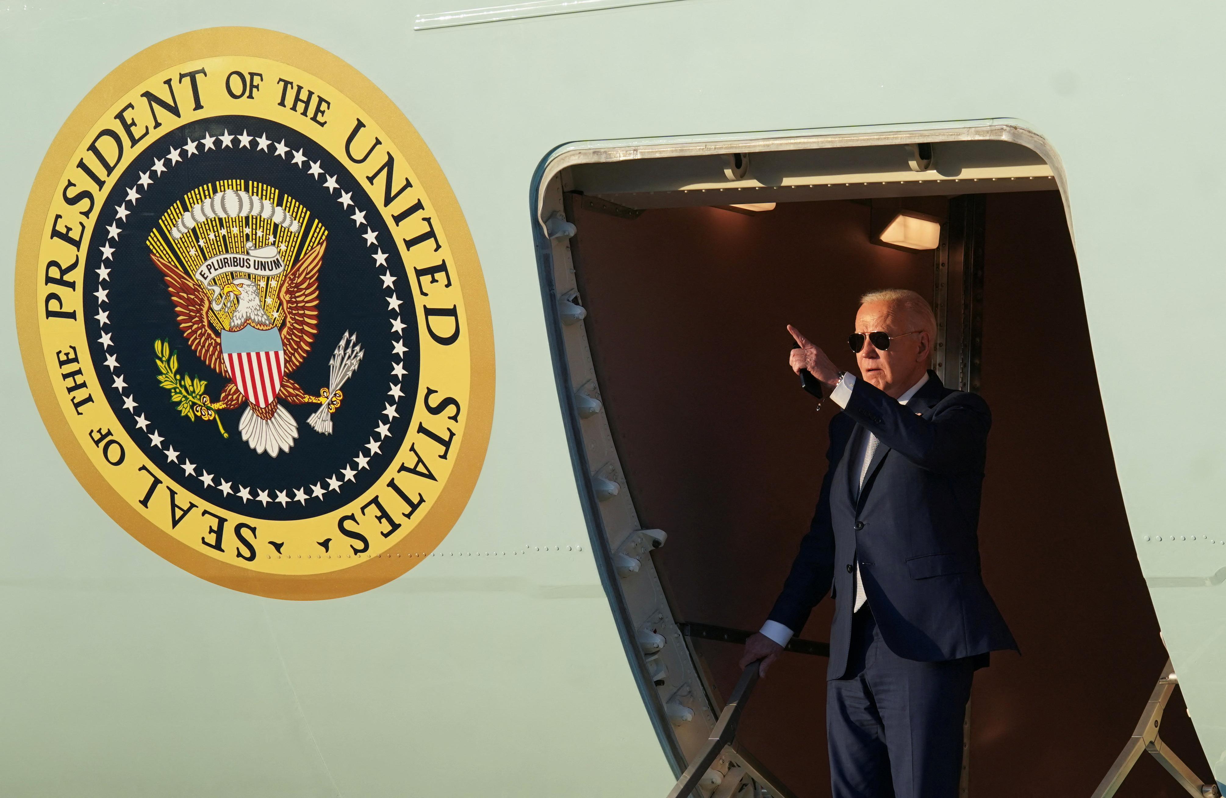 Biden arrives in Mountain View