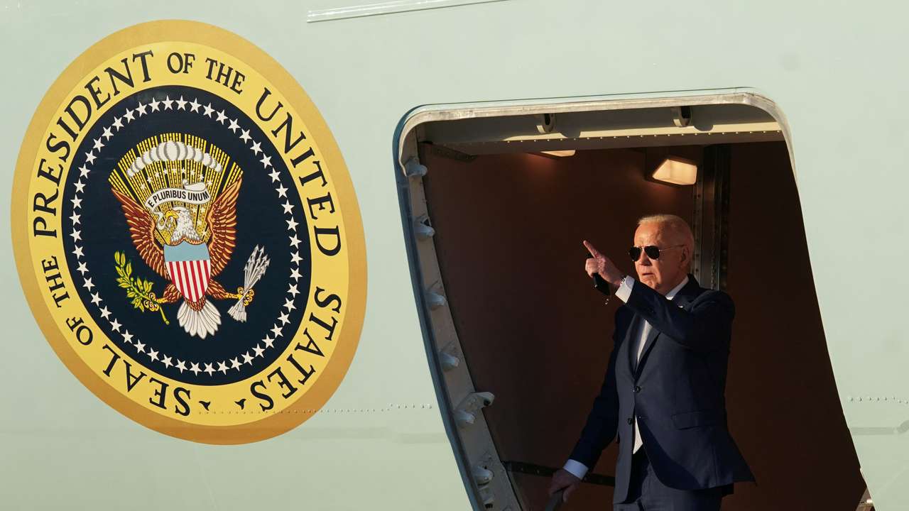 Biden arrives in Mountain View