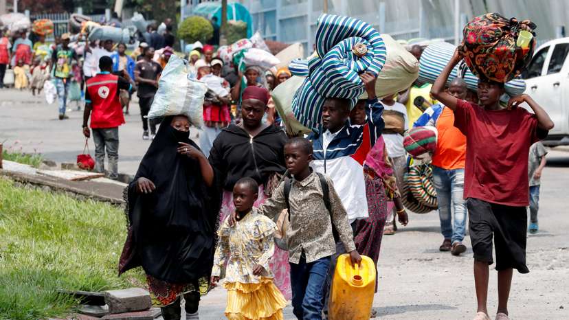 Congolese civilians who fled from Goma return to DRC